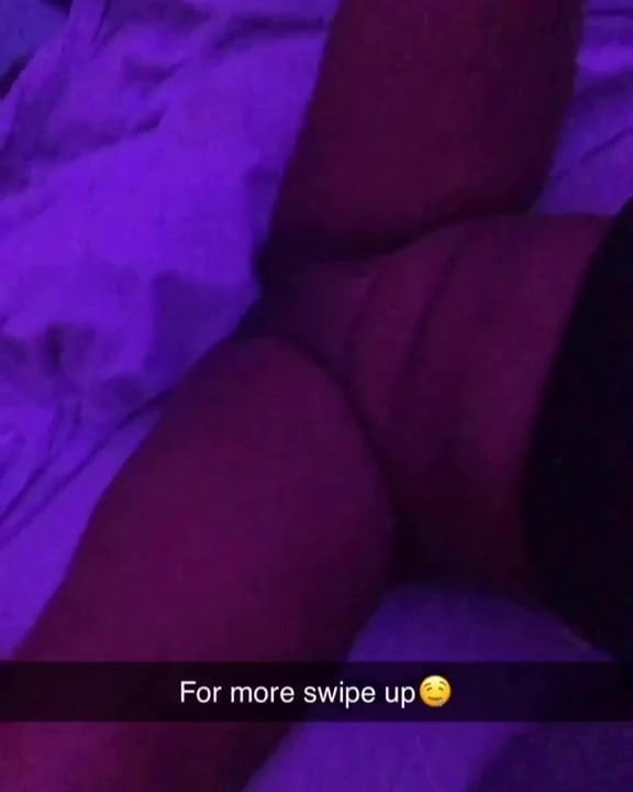 Rubing my fat pussy