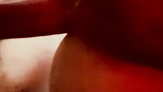 Пухлую волосатую милфу долбят, пока мужья на работе