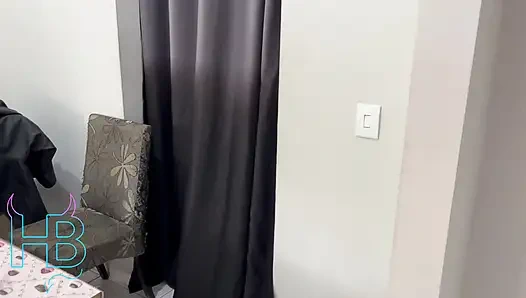 Моя подруга на диване в ее доме