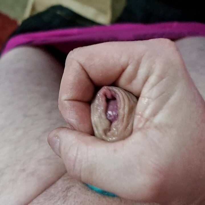 Masturbation avec mon cock ring et une fin de chatte