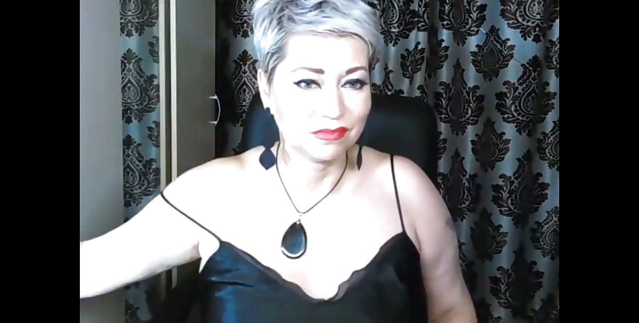 Mature Married Webcam Slut Aimee, Her Magic Armchair and Big Dildo in Her Pussy and Mouth