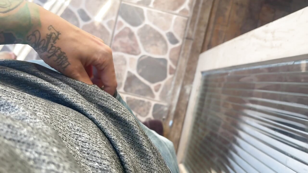 AMOR ANAL - Virgo pelirroja engaña a novio con la perspectiva de la vecina Felación hasta follarla el culo