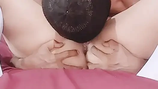 Dosen dan mahasiswi bercinta gaya 69.dan ngentot memek si cewek becek muncrat orgasm
