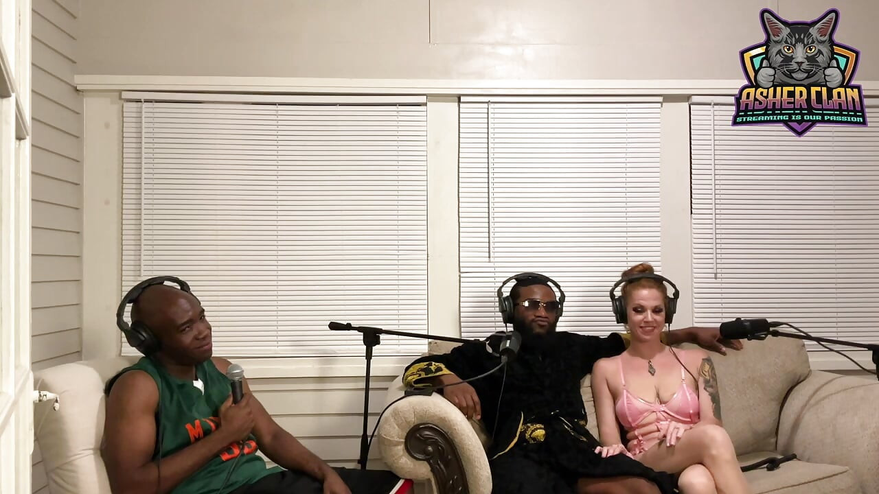 The Fox and the Hounds - Foxi Vixen se joint à Mrflourish et des mecs pour un podcast déjanté pour adultes