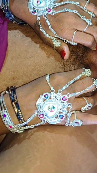 Bangali new married padosi bhabhi ko devar ne lund me tel laga ke gand me pel diya aur boobs me tel laga ke dabaya | Clip 2