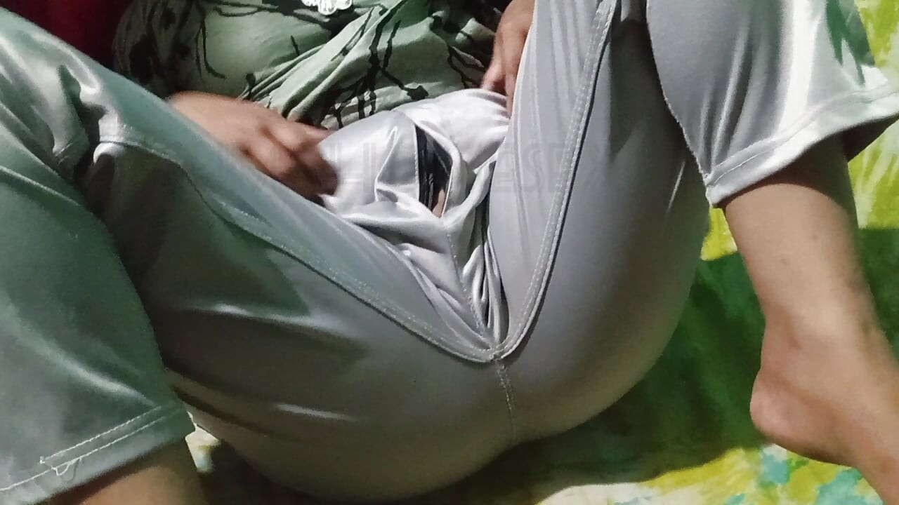 Desi Prekrasna Domaćica Seks Video sa Slugom