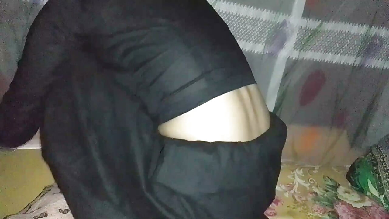 Bangladeshi couple going to ready for to start fuck