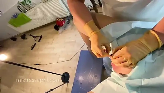 Nyonya April dominatrix - menjahit kontol klinis