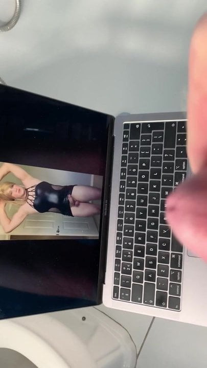 Wanking tribute for sissyrachcapello