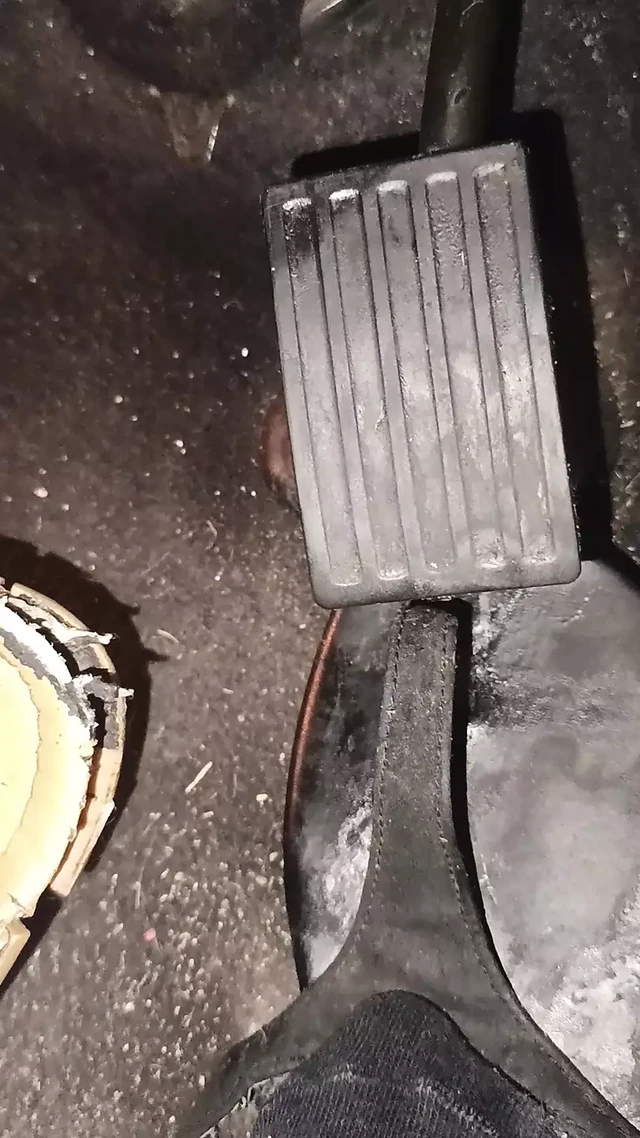 Feeling the on my sandal I want to press again