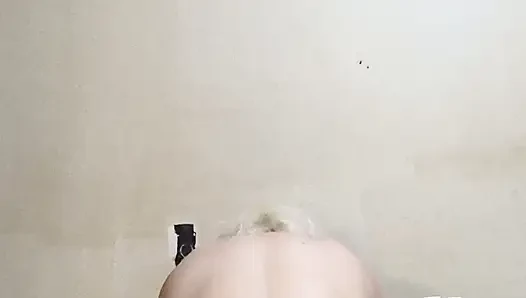 Twerking N Squirting Slut