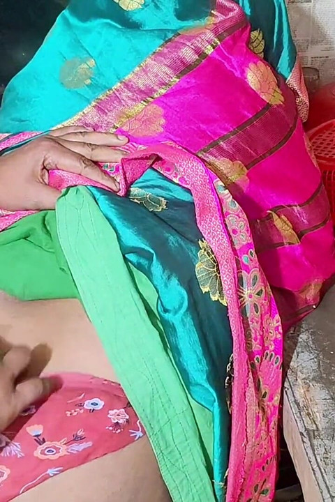 Desi Indiase stiefmoeder's zuigende kok