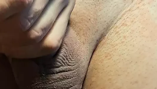 Akşamları mastürbasyon yapıyor