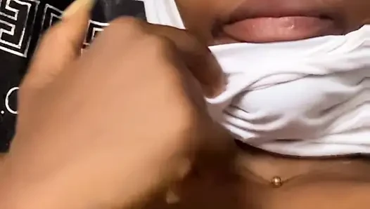 Herkes beni daha fazlasını istemeye neden olan seksi kaygan amcığına selam olsun