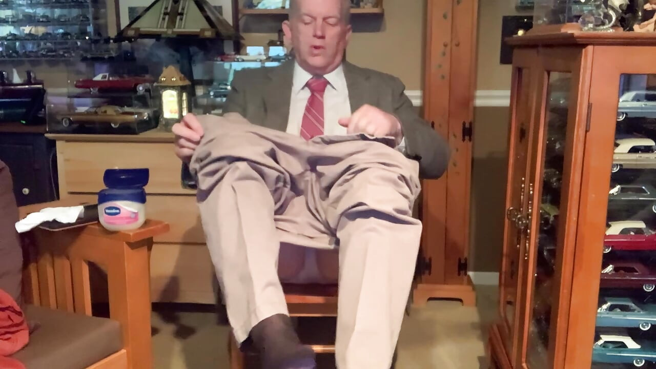 masturbating and cuming in dress clothes