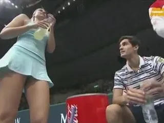 Cameraman zooms in on Maria Sharapova