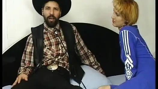 «За немецкими дверями» тщательно трахается — полный фильм