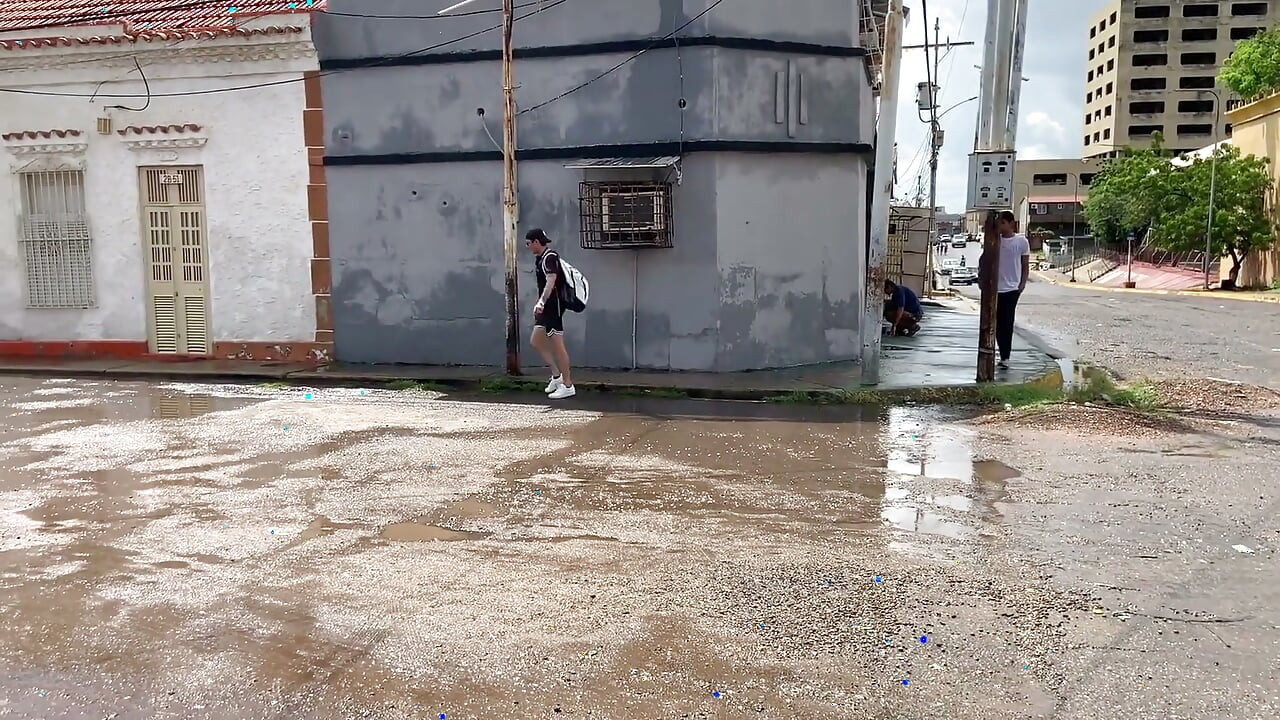 Estudiante lujuriosa en la gran polla de Baram