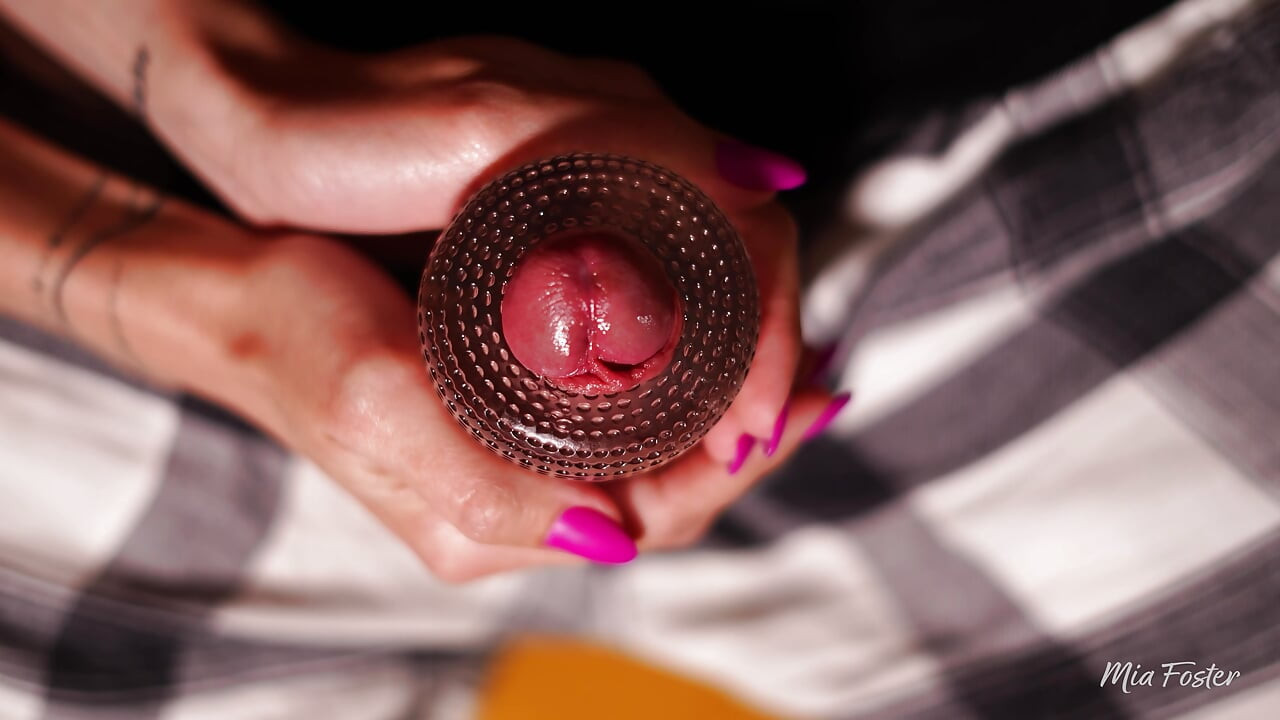 The Best Handjob Birthday Present From Horny Roommate