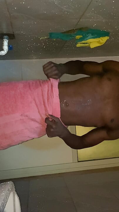 Come join me in the shower (Landscape)