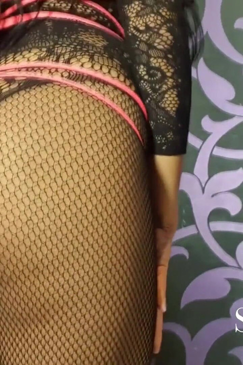 جلسة عبودية مع الشابة باربرا مونت