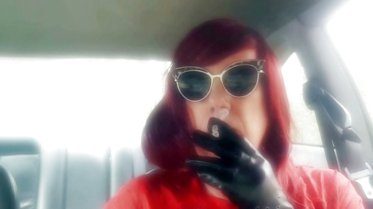 YOUR RED HEAD AUNT RUTHIE DESTROYS A MARLBORO 100 IN HER CAR