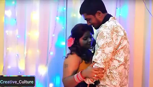 Бенгальская горячая танцующая девушка..