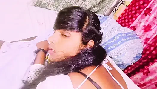 Неверный секс, красивая черная сари домохозяйка, к сожалению, трахает отца мужа Телугу грязные разговоры.