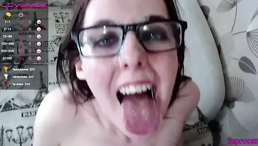 Skinny Girl with Glasses – Deep Throat then Facial