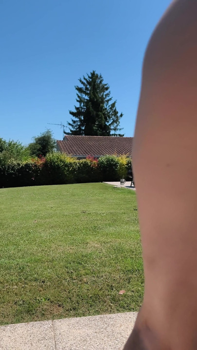 Sexy milf outdoors | Clip 2