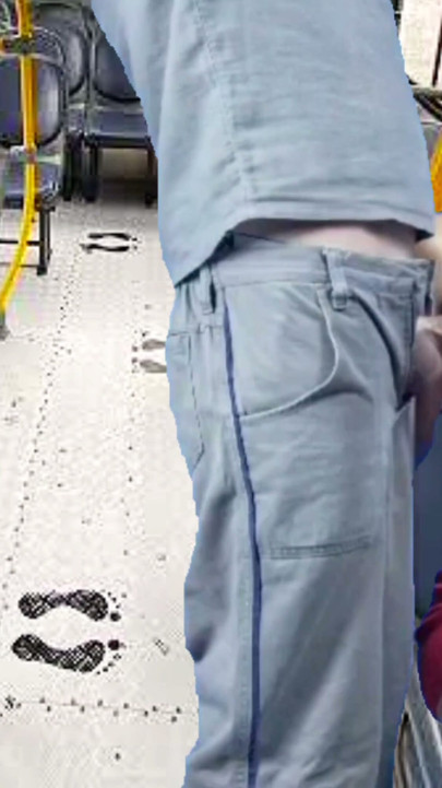 Nestašan muškarac tjera žene u autobusu i trlja kurac po ženama u javnosti! | Isječak 2