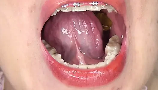 Grosse Gummibärchen Schlucken, Sie in Die Vagina Stecken