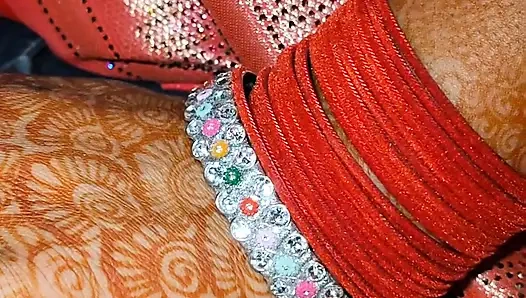 Yeni evli yenge ilk kez sikişiyor ve sert sikişiyor Hintli seksi emiyor