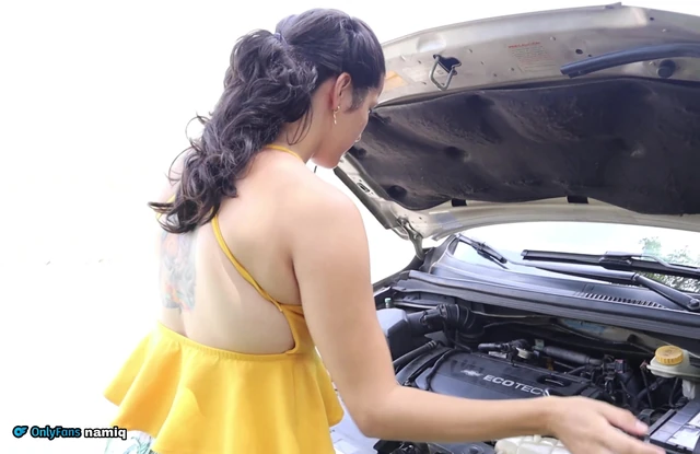mechanic fucks married woman stranded in the middle of nowhere