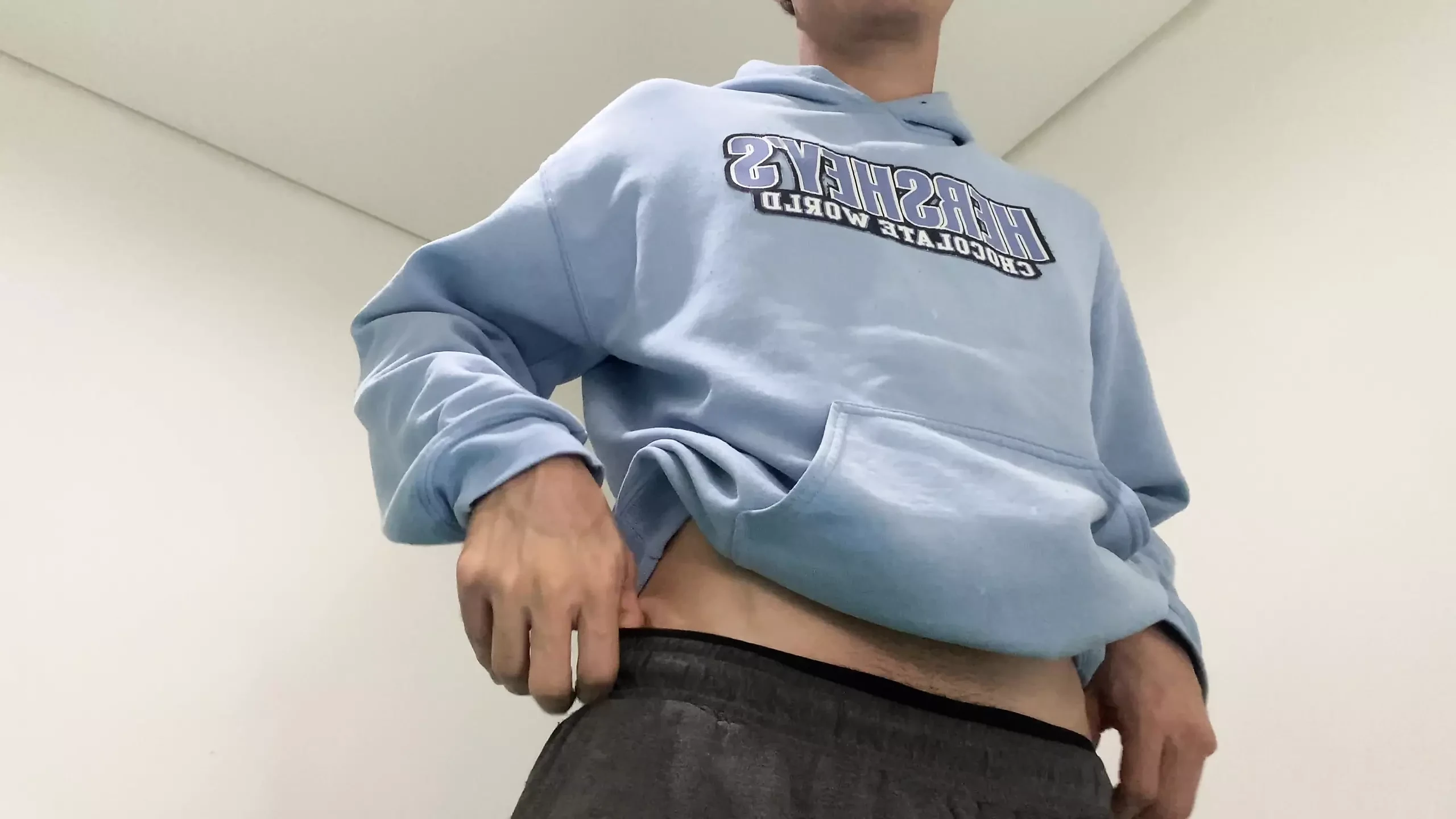 SHY TWINK DOING A SHOW AND SHOWING HIS ASS