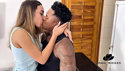 Я сломал задницу худой молодой девушке