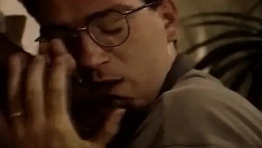 Этой французской даме трахнули ее тугую киску крупным планом