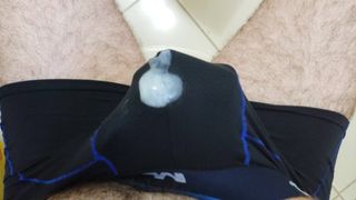 Взрыв спермы в нижнем белье