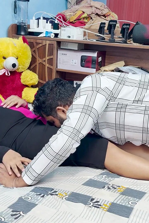 Malayali Girl Boss Hot Hard Fuck with Men Staff in Bedroom
