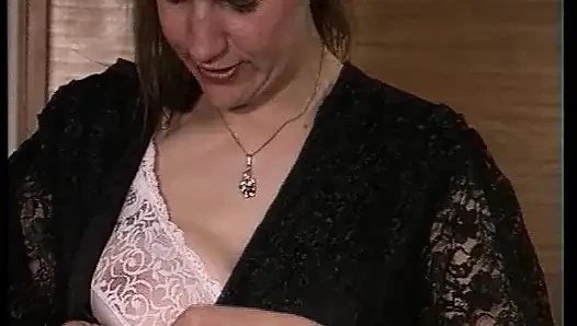 Picked up German whore plays with dildo in front of the cam