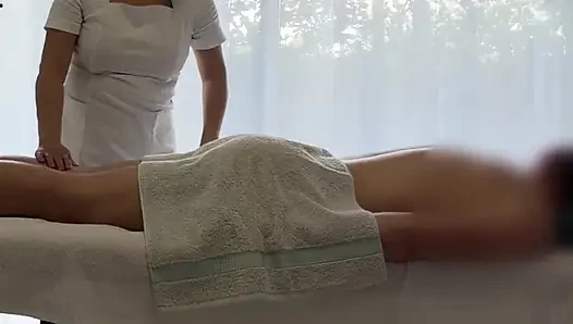 Asiatischer massagesalon mit echtem happy end