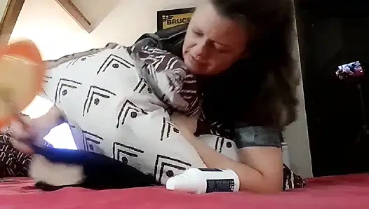 2587ss2_01_French bekleidete amateurin fickt muschi und liebt es, arschloch zu lecken