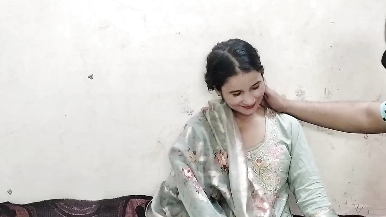 Little step sister ko nanga kar ke pel diya