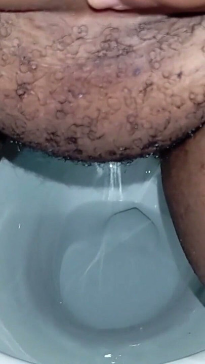Peeing in the bath | Clip 2