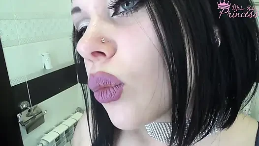Дрочи на мои фиолетовые губы