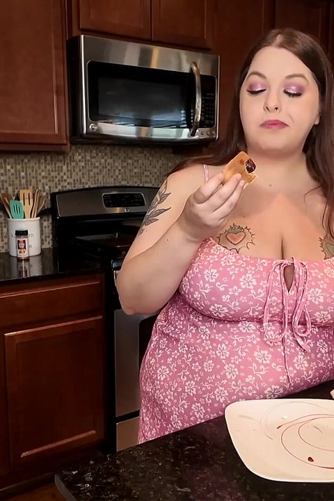 Sausage Roommate Gets Vored