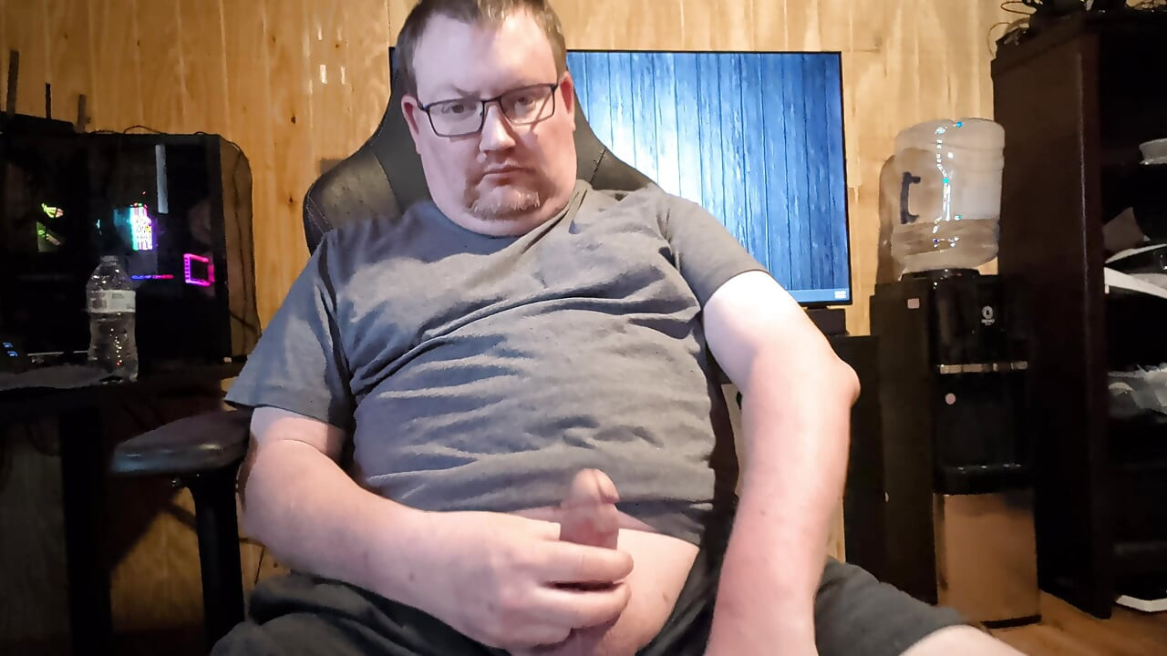 jerking my meat to my pixel 10 pro