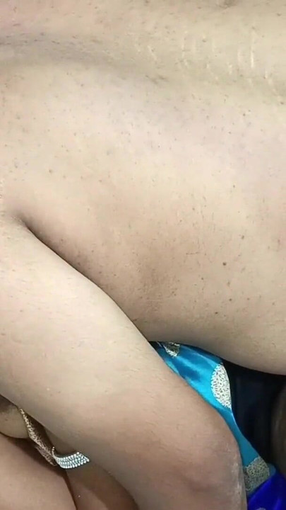 Detik tidak dapat dilupakan dari "Desi India Marathi Kavita Berkongkek buatan sendiri sebenar dengan desi tatya dalam saree, menjilat pantat,"