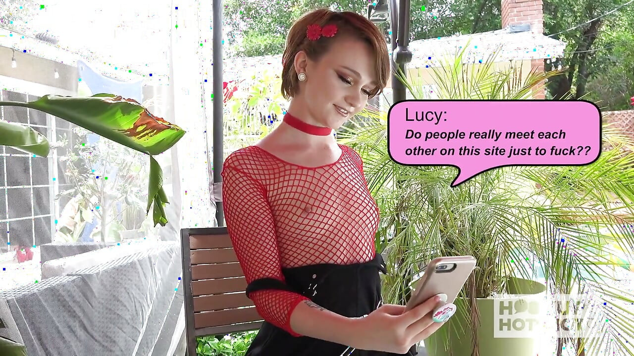 Крошечной брюнетке Lucy Valentine уничтожают ее дырки