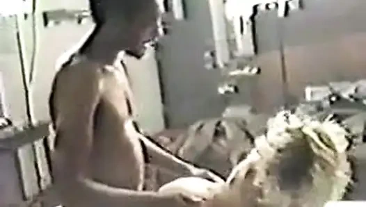 Kecanduan kontol besar pria kulit hitam - istriku suka banget sama kontol besar pria kulit hitam